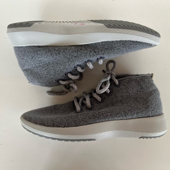 Allbirds Women's Wool Runner-up Gray with Two-Toned sole, size 8 - Picture 7 of 11